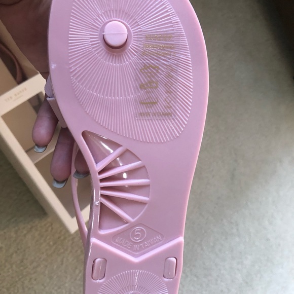 Sandals - Picture 4 of 5